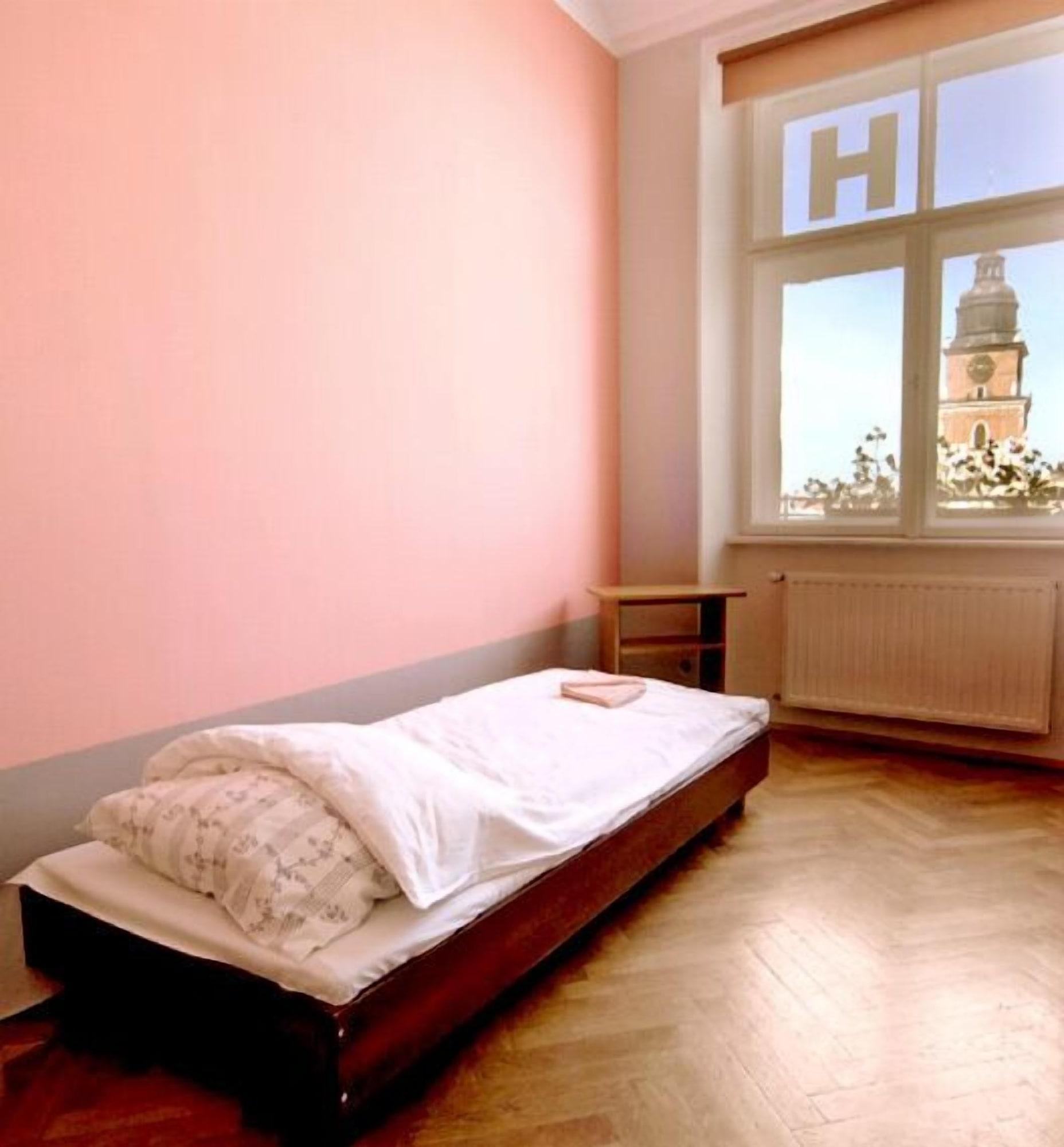 Hostel Rynek 7 Krakow Exterior photo